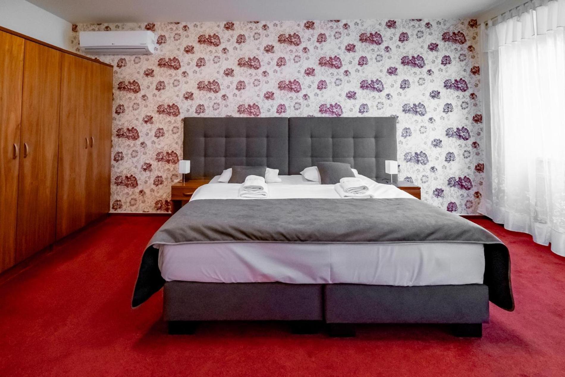 Relax Hotel Stork Lednice Dış mekan fotoğraf