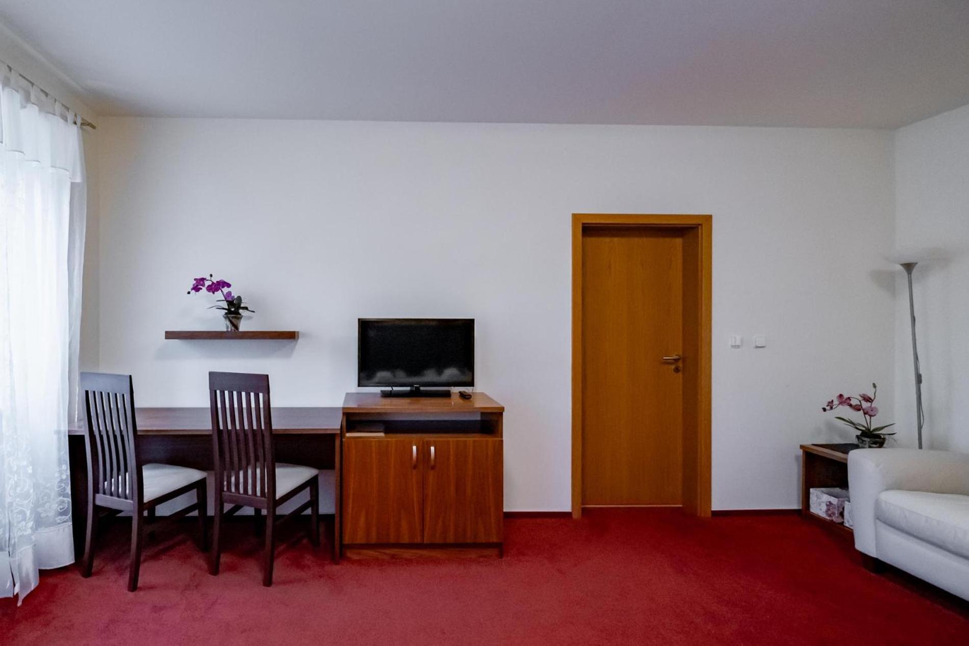 Relax Hotel Stork Lednice Dış mekan fotoğraf