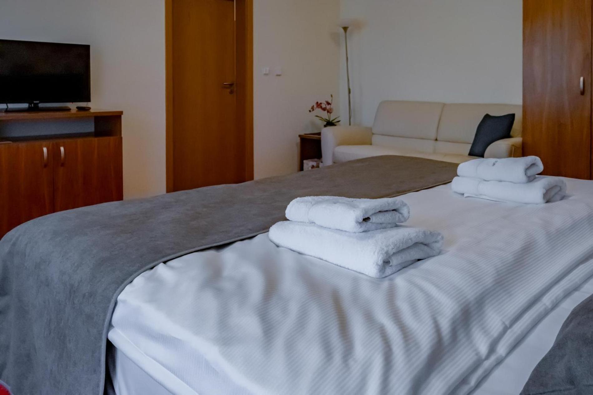 Relax Hotel Stork Lednice Dış mekan fotoğraf