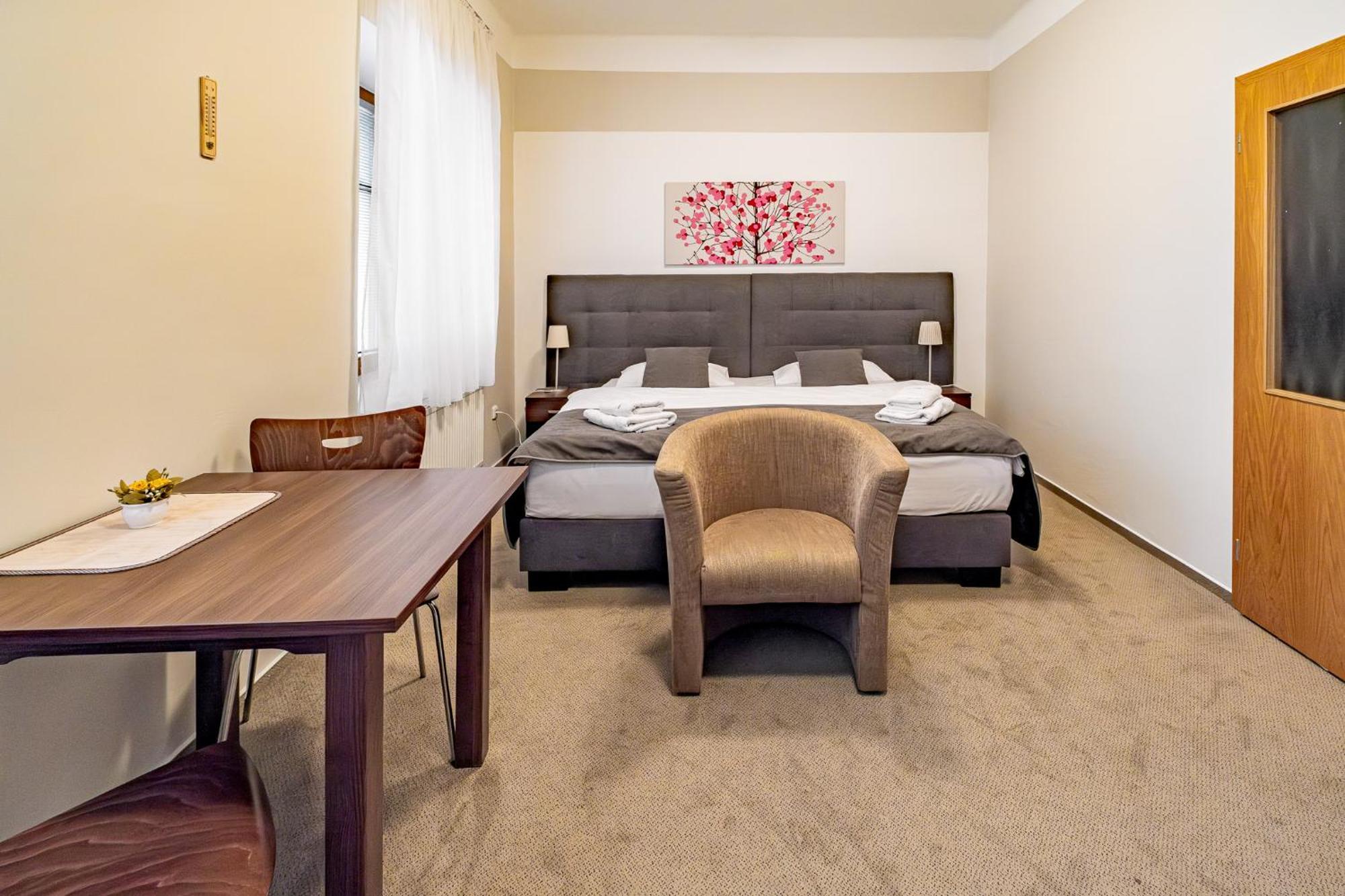 Relax Hotel Stork Lednice Dış mekan fotoğraf